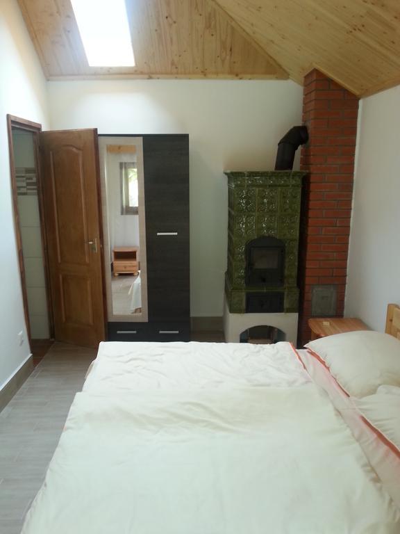 Lugas Vendeghaz Hotel Felsőtold Buitenkant foto