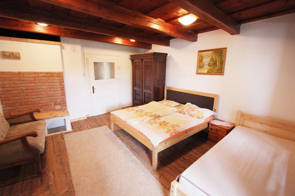 Lugas Vendeghaz Hotel Felsőtold Buitenkant foto